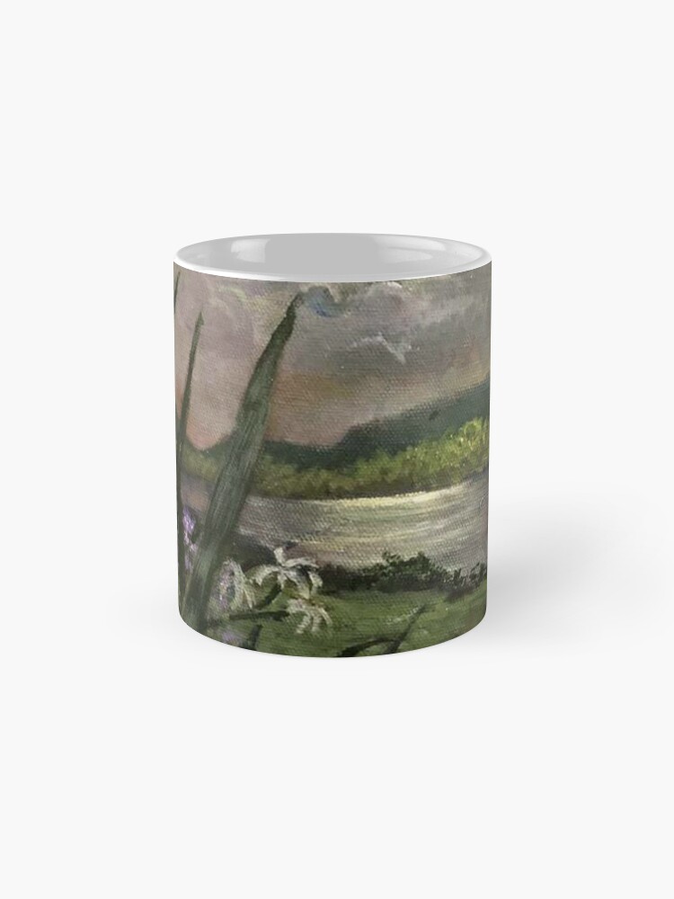 Man looking into garden light Coffee Mug - www.lacoo.eu